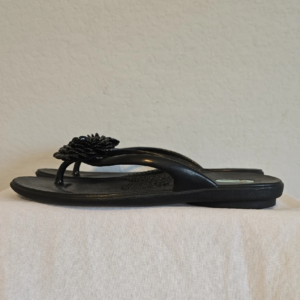 OKA b. Black Women's Sandals with Floral Accent. Size ML - Picture 2 of 16